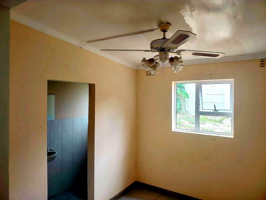 5 Bedroom Property for Sale in Beacon Bay Eastern Cape